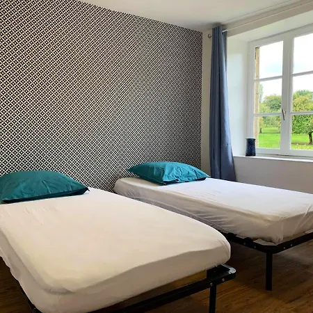 Maison De Charme à Joué-du-bois Avec Vue Sur Le *